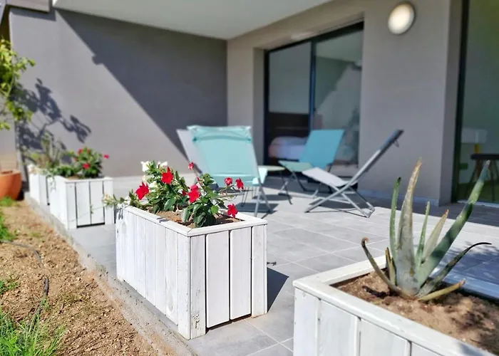 Kiara - Beach By Foot Terrace Isolella - By Tgb