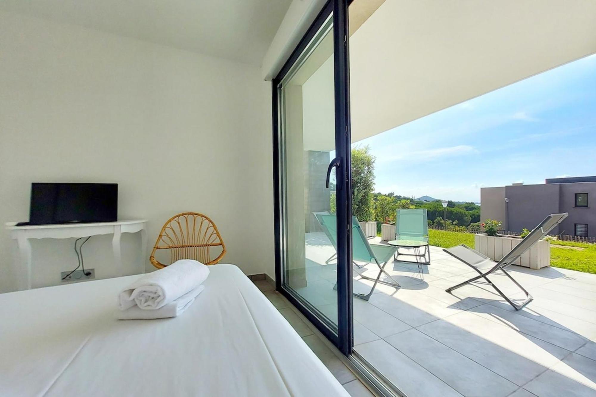 Kiara - By Foot Terrace Isolella - By Tgb Apartment *